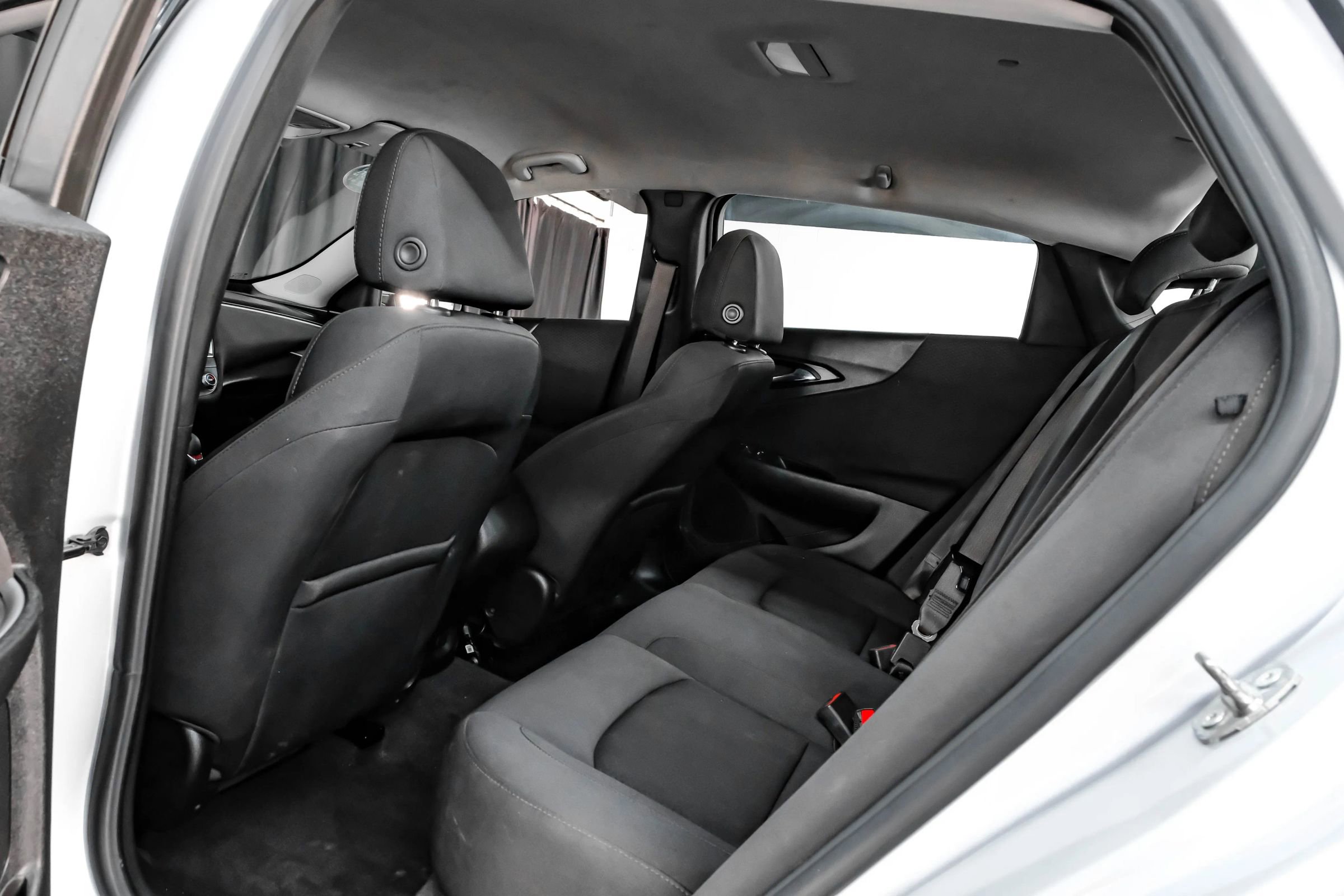 Used 2021 Chevrolet Malibu RS image 37