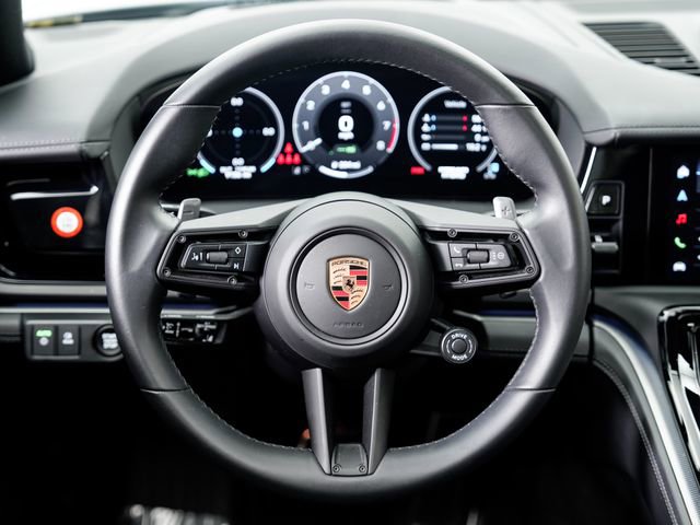 Certified 2025 Porsche Panamera 4 image 14