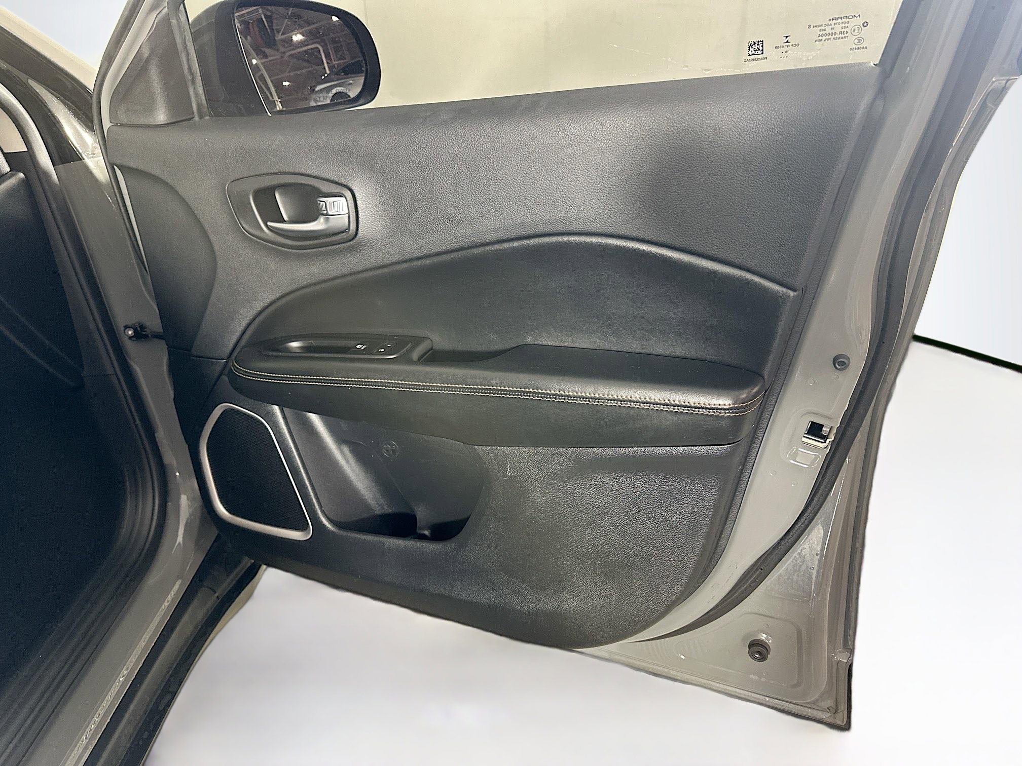 Used 2020 Jeep Compass Limited FWD image 29