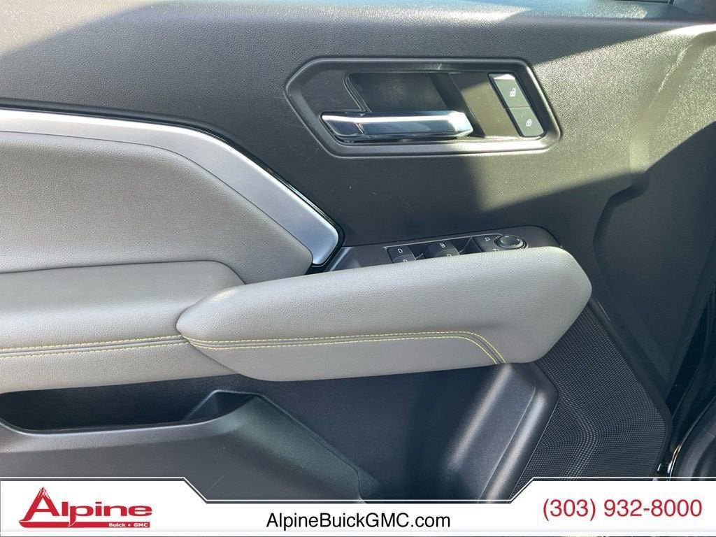 Used 2024 Chevrolet Colorado ZR2 w/ Technology Package image 19
