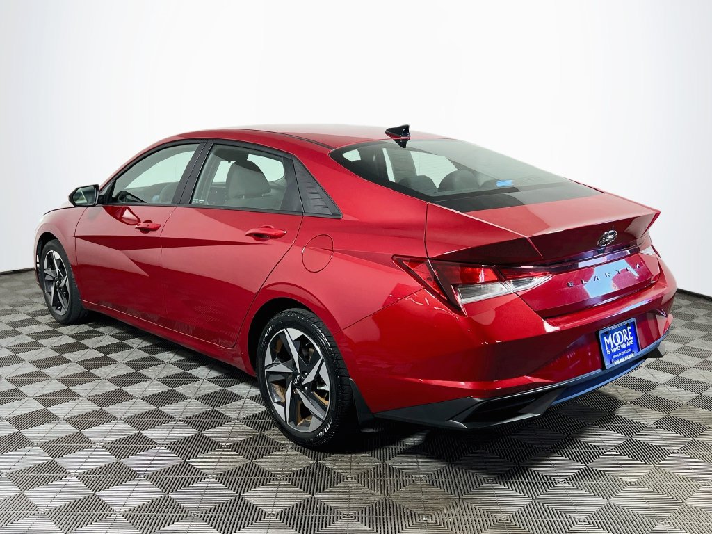 Used 2023 Hyundai Elantra SEL w/ Convenience Package FWD image 5