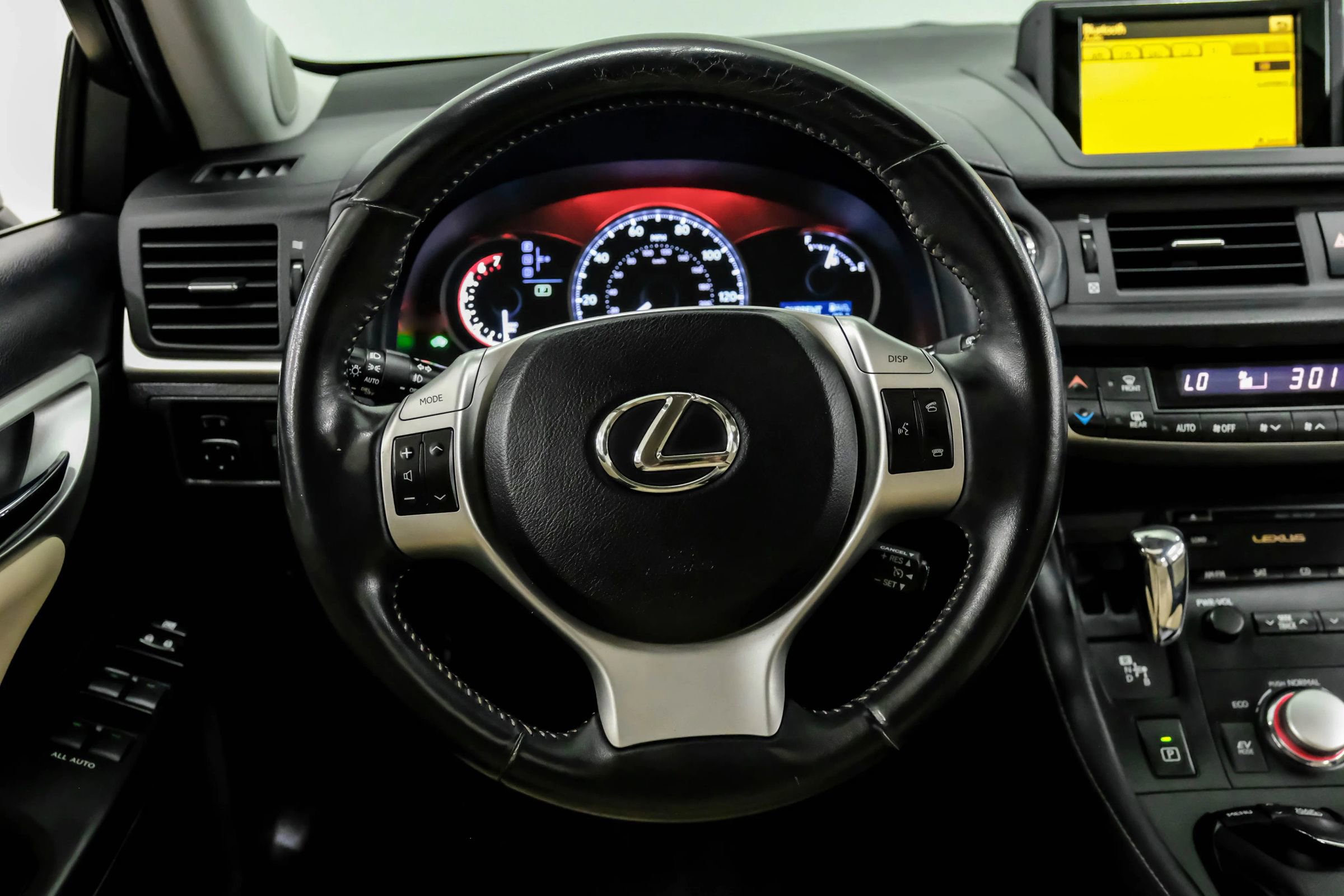 Used 2012 Lexus CT 200h Premium image 16