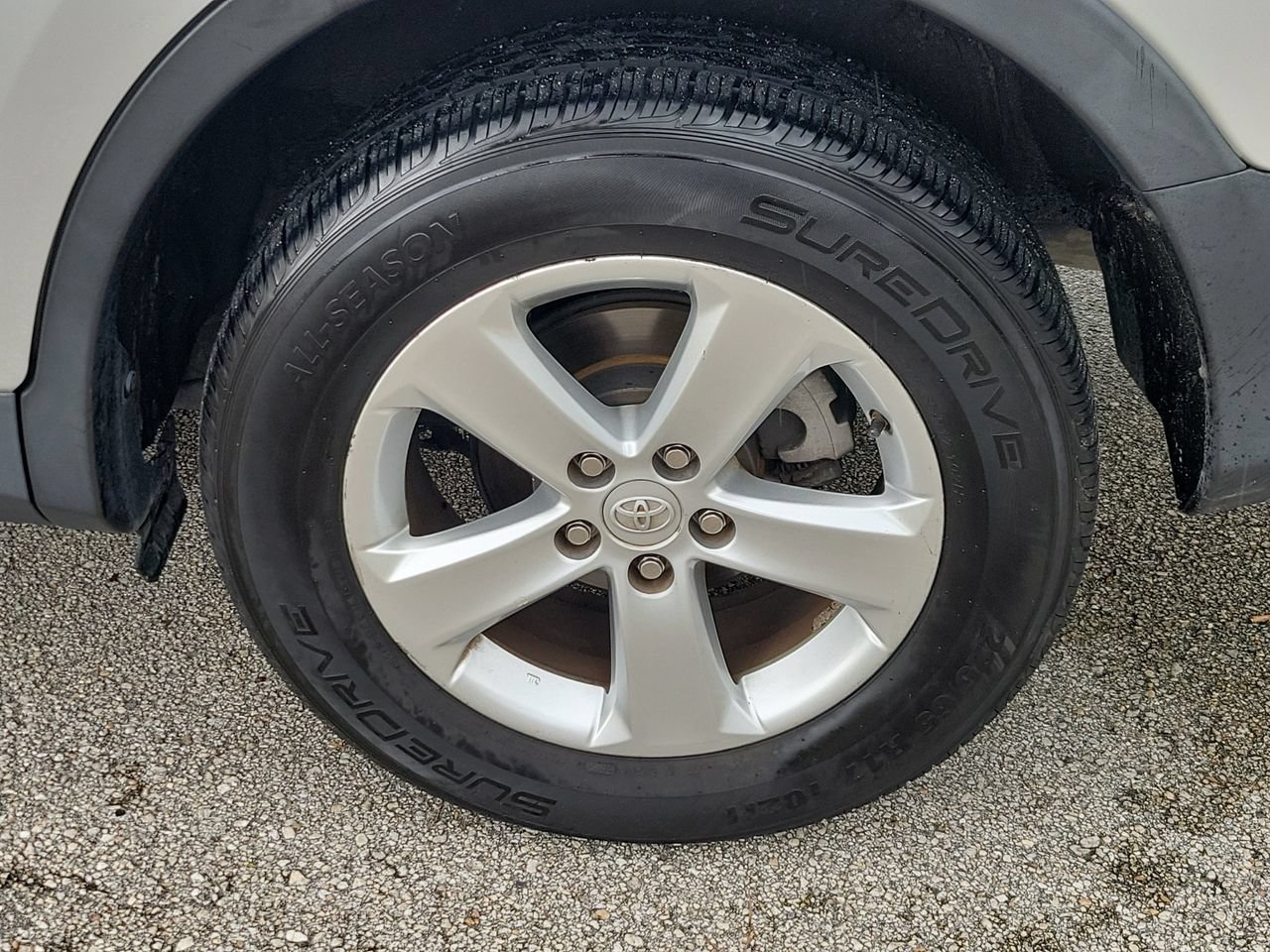Used 2014 Toyota RAV4 XLE FWD image 5