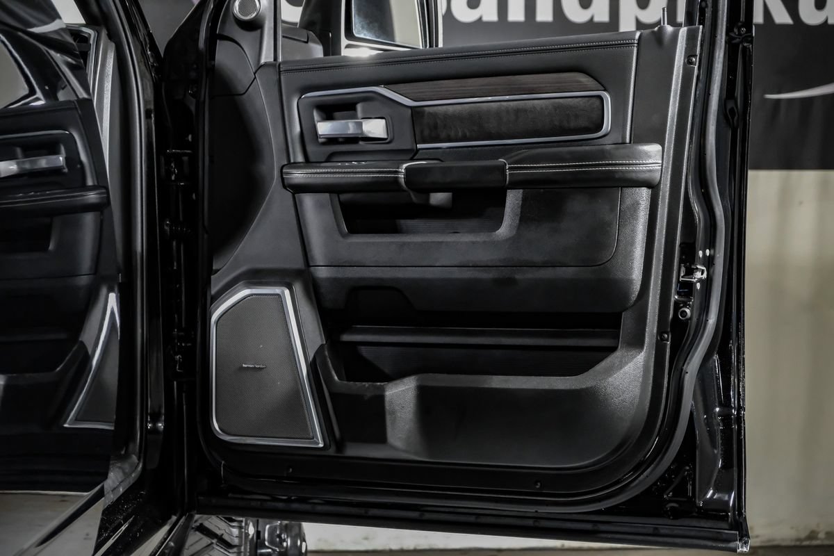 Used 2025 RAM 3500 Laramie AWD/4WD image 35