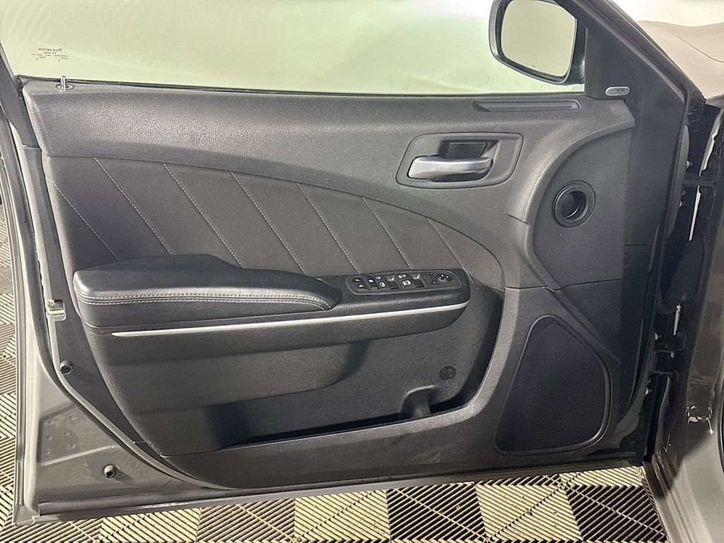 Used 2023 Dodge Charger SXT image 10
