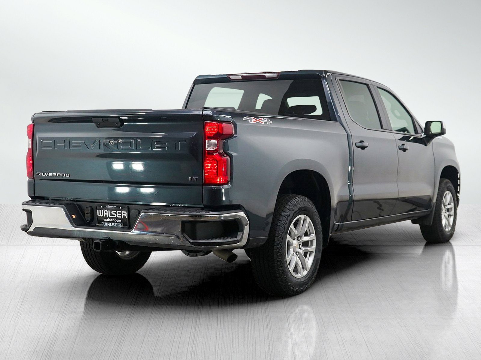 Used 2022 Chevrolet Silverado 1500 LT AWD/4WD image 5