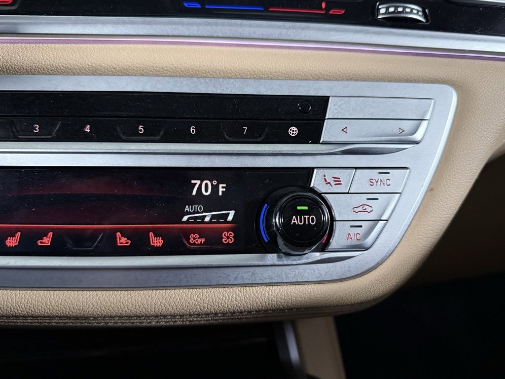 Used 2022 BMW 750i xDrive w/ Executive Package image 37