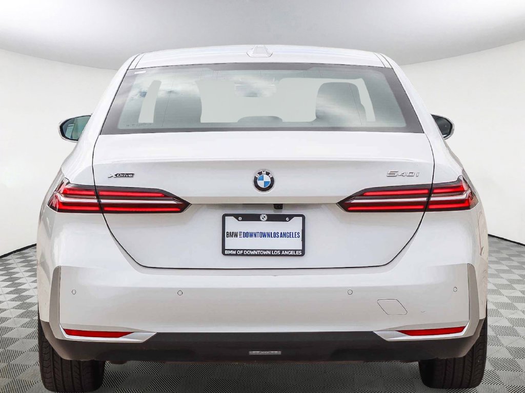 Used 2026 BMW 540i xDrive AWD/4WD image 5