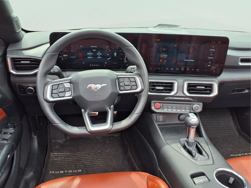 Used 2025 Ford Mustang Premium RWD image 4