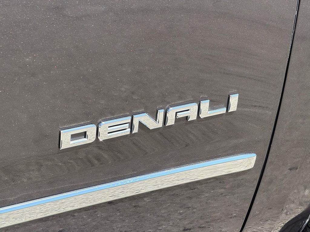 Used 2018 GMC Yukon XL Denali w/ Open Road Package RWD image 32