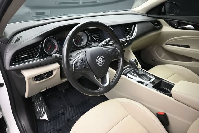 Used 2018 Buick Regal Essence w/ Driver Confidence Package #1 AWD/4WD image 12