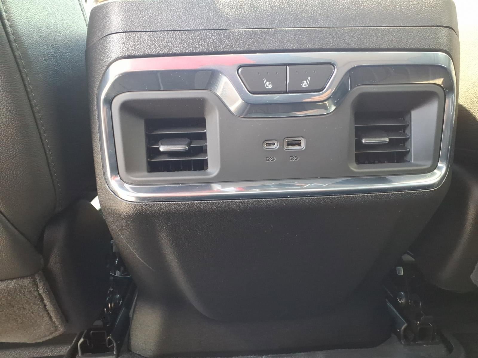 Used 2025 Chevrolet Silverado 1500 High Country AWD/4WD image 13
