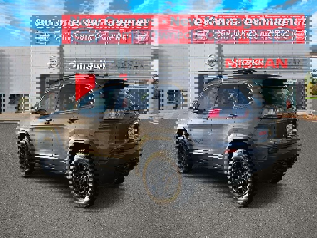 Used 2022 Jeep Cherokee Latitude w/ Trailer Tow Group image 6