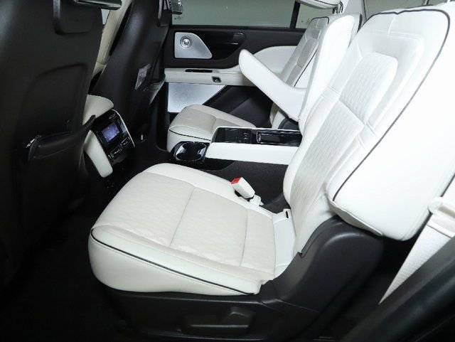 Used 2023 Lincoln Aviator Black Label image 15