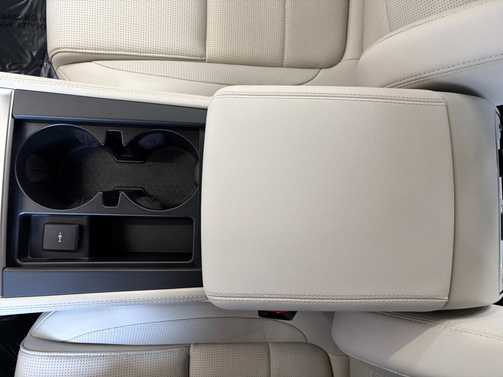 Certified 2026 Jaguar F-PACE R-Dynamic S AWD/4WD image 15