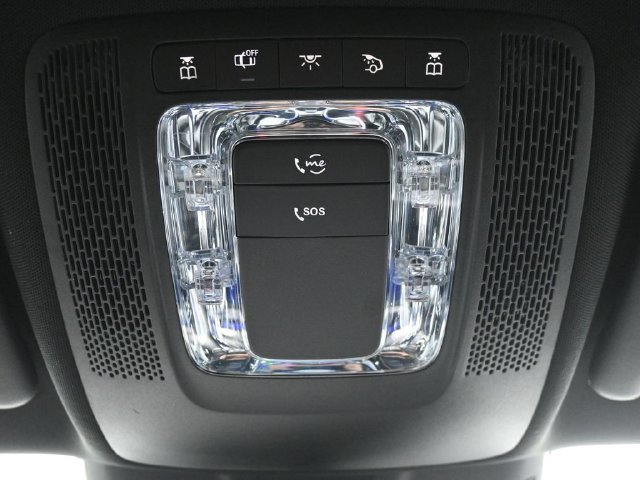 Used 2023 Mercedes-Benz GLA 250 4MATIC w/ Premium Package image 17