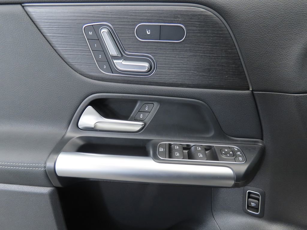 Certified 2025 Mercedes-Benz GLA 250 image 22