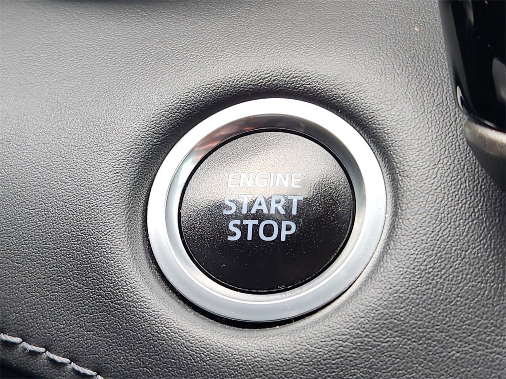 Used 2020 Toyota Highlander XLE image 24