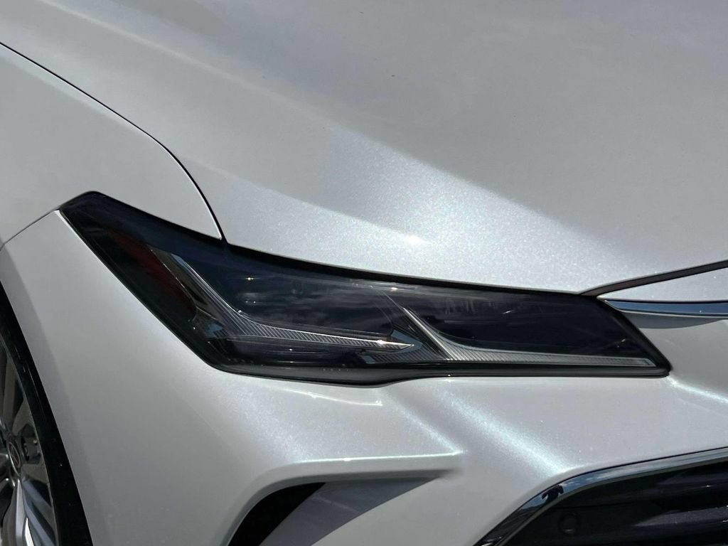Used 2022 Toyota Avalon Limited w/ Advanced Safety Package FWD image 10