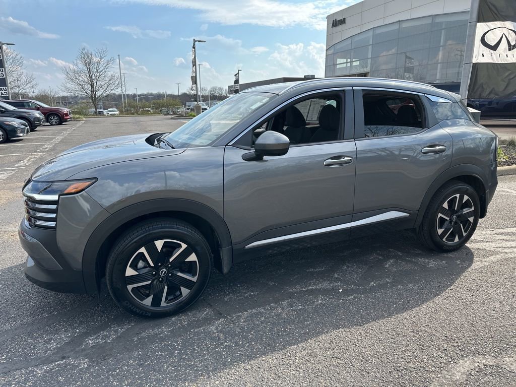 Used 2025 Nissan Kicks SV w/ SV Premium Package image 8