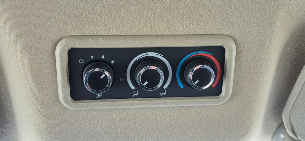 Used 2025 Chevrolet Express 3500 LT w/ LT Preferred Equipment Group RWD image 57