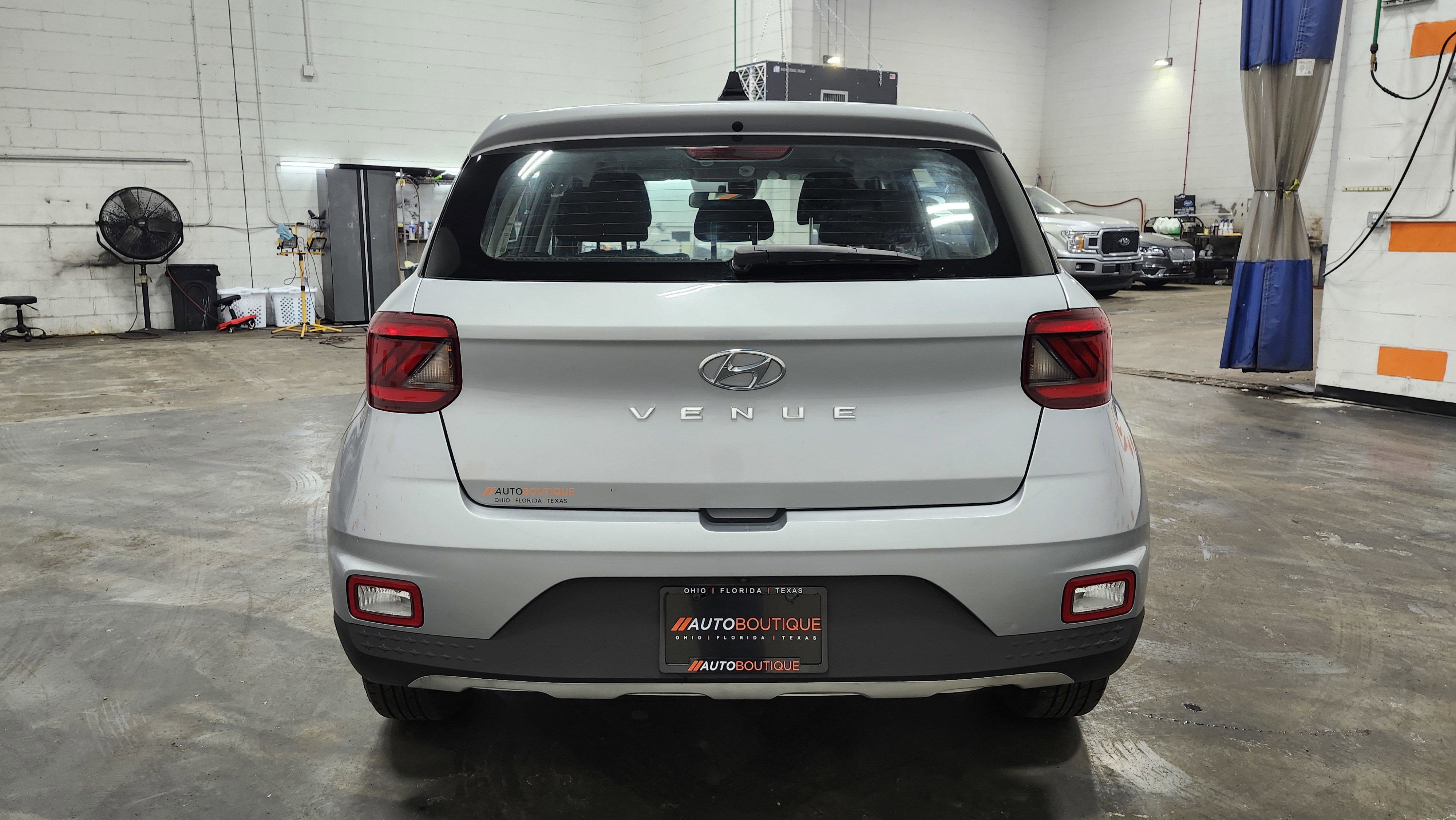 Used 2021 Hyundai Venue SE image 14