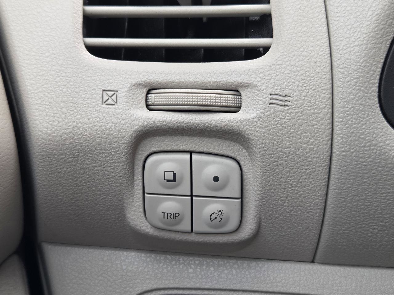 Used 2011 Nissan Leaf SL FWD image 22