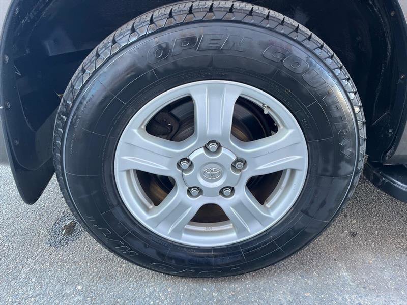 Used 2012 Toyota Sequoia SR5 w/ Premium Pkg image 8