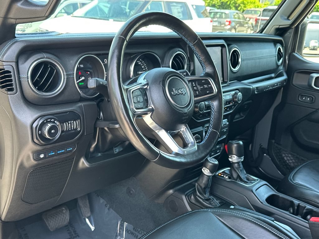 Used 2022 Jeep Wrangler Unlimited Rubicon 4xe w/ Cold Weather Group AWD/4WD image 21
