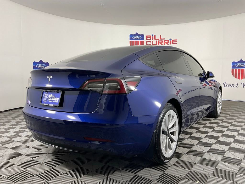 Used 2023 Tesla Model 3 Standard Range image 3