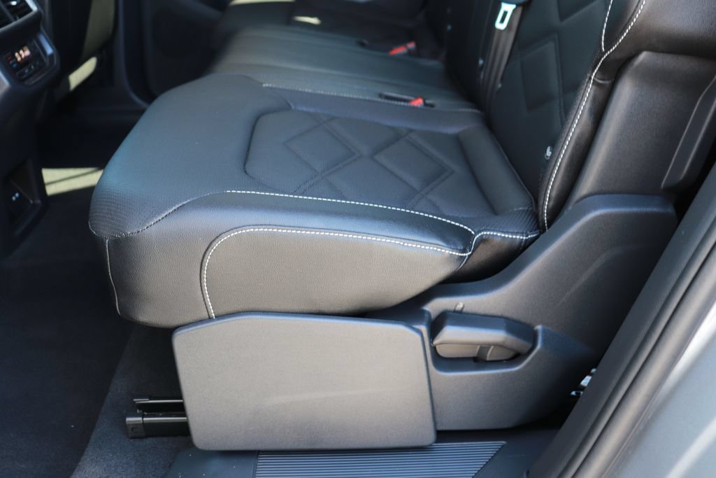 Used 2026 Volkswagen Atlas SE AWD/4WD image 14