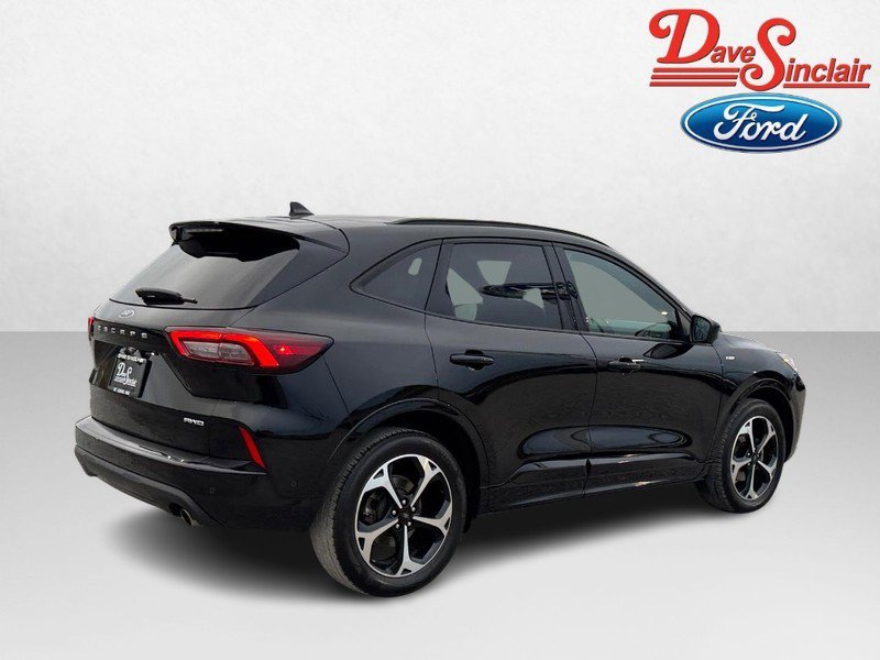 Used 2023 Ford Escape ST-Line Elite w/ Premium Technology Package AWD/4WD image 7