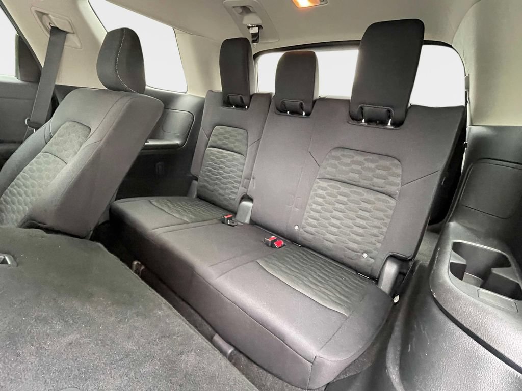 Used 2025 Nissan Pathfinder SV AWD/4WD image 12