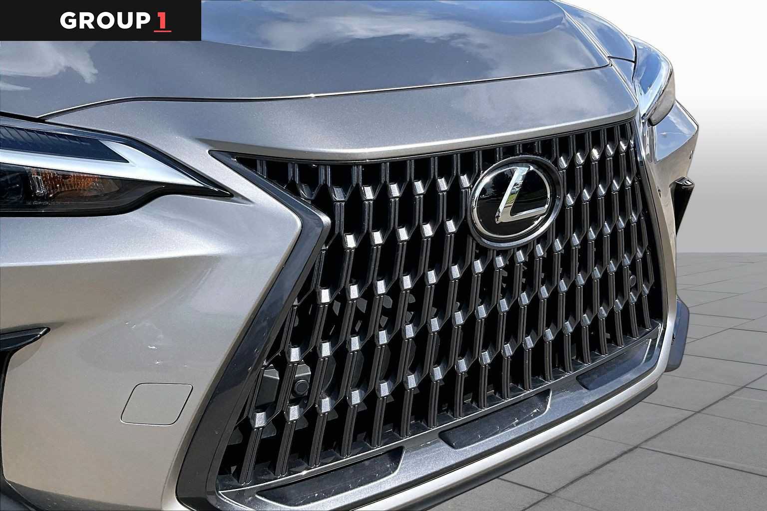 Used 2025 Lexus NX 250 FWD w/ Accessory Package (Z2) image 27