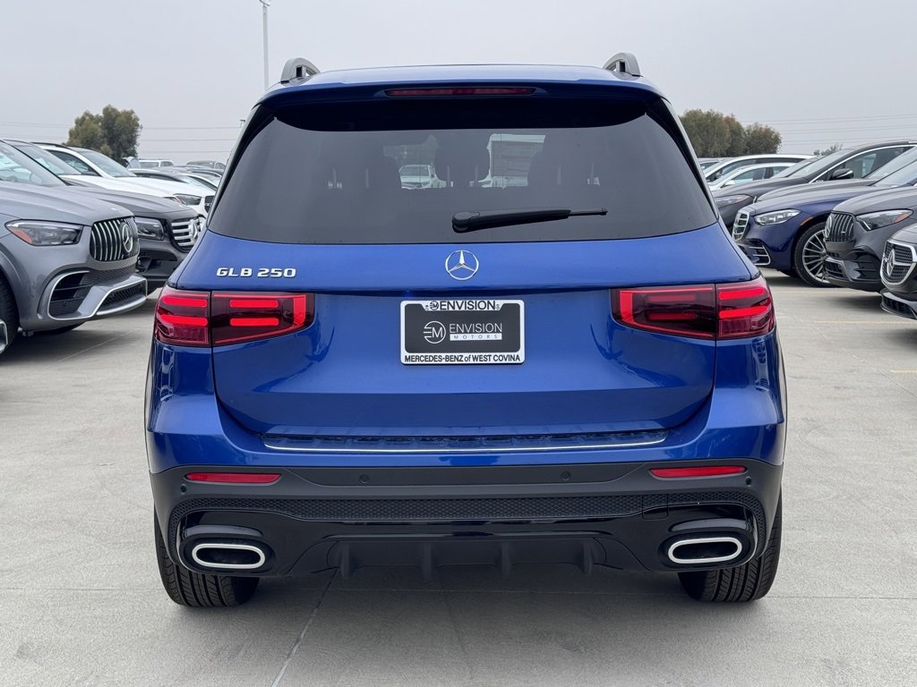 Used 2024 Mercedes-Benz GLB 250 image 11