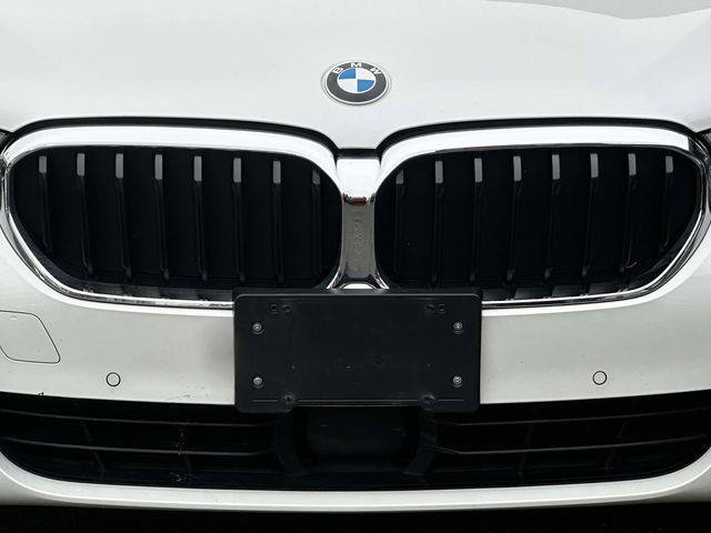 Used 2023 BMW 530i xDrive w/ Premium Package AWD/4WD image 9