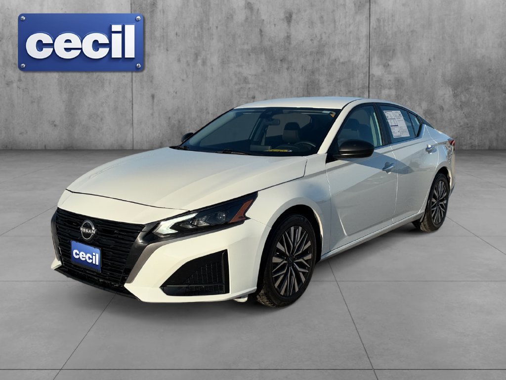 Used 2025 Nissan Altima 2.5 SV FWD image 1