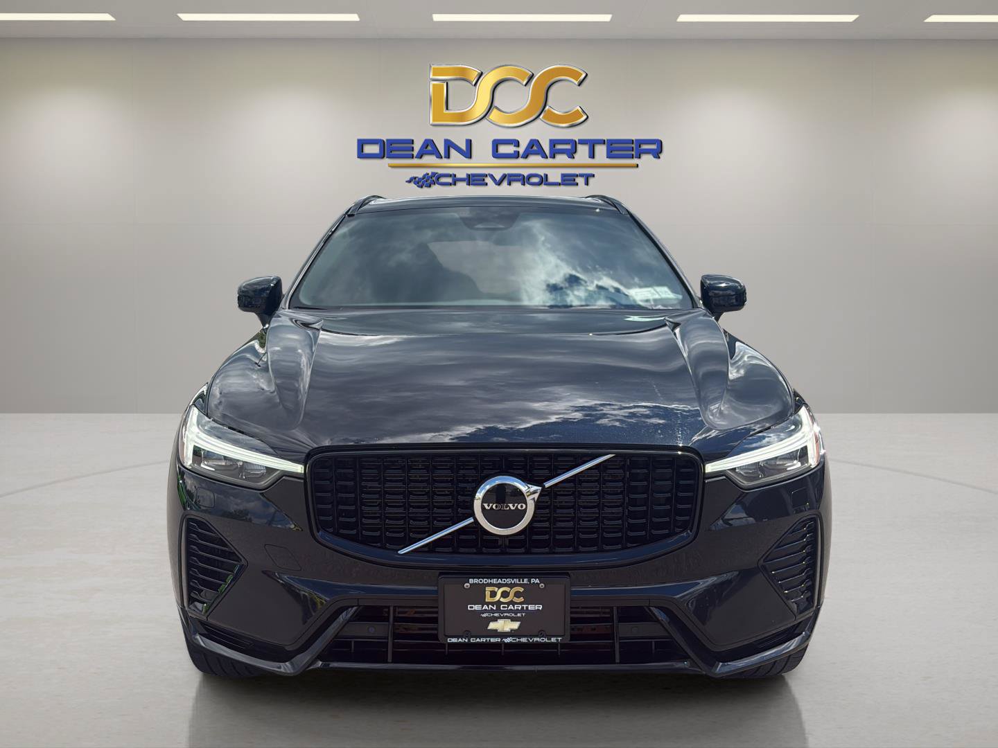 Used 2022 Volvo XC60 T8 R-Design w/ Climate Package AWD/4WD image 8