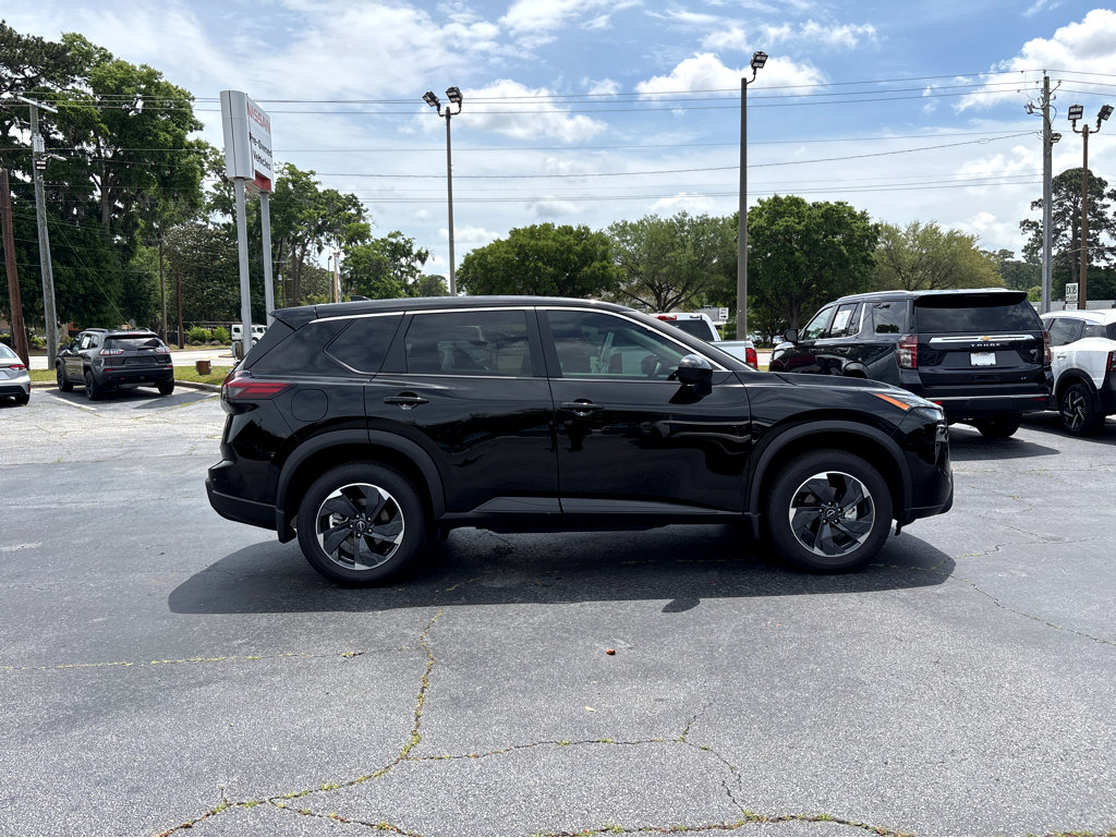 Used 2026 Nissan Rogue SV w/ Cold Weather Package FWD image 25