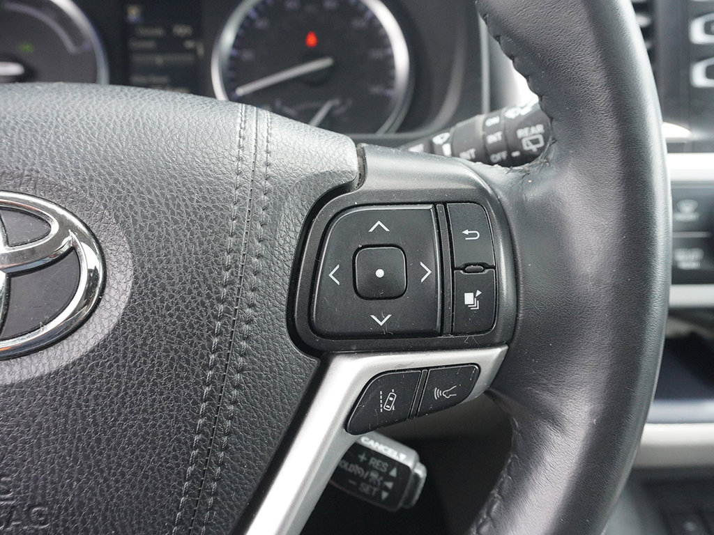 Used 2019 Toyota Highlander XLE AWD/4WD image 46
