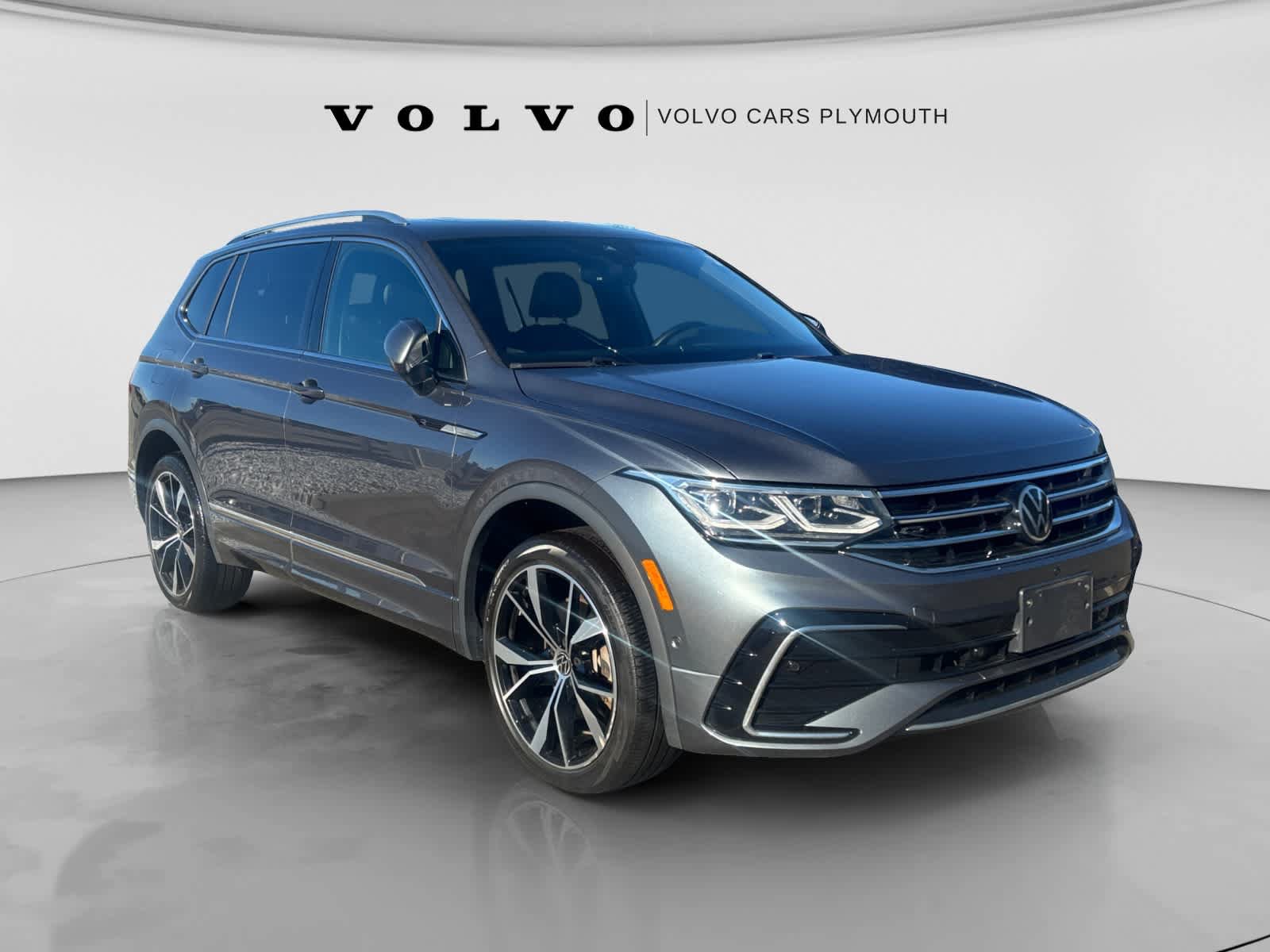 Used 2022 Volkswagen Tiguan SEL R-Line AWD/4WD image 1