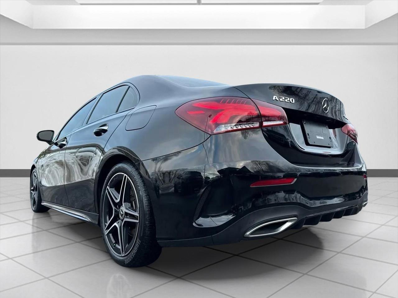 Used 2022 Mercedes-Benz A 220 4MATIC w/ AMG Line image 4