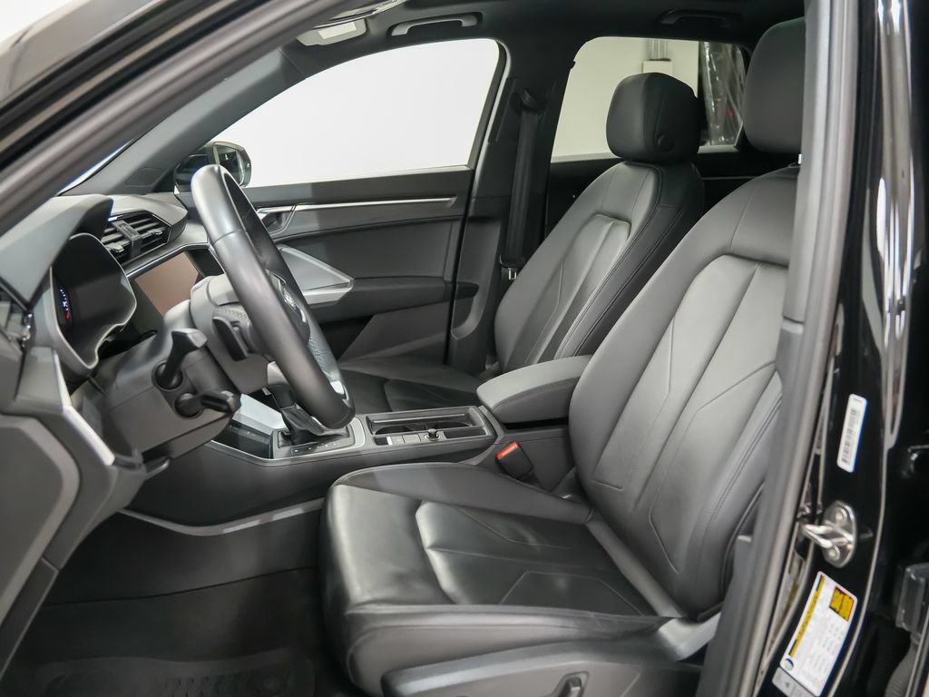 Used 2022 Audi Q3 2.0T Premium w/ Convenience Package AWD/4WD image 5