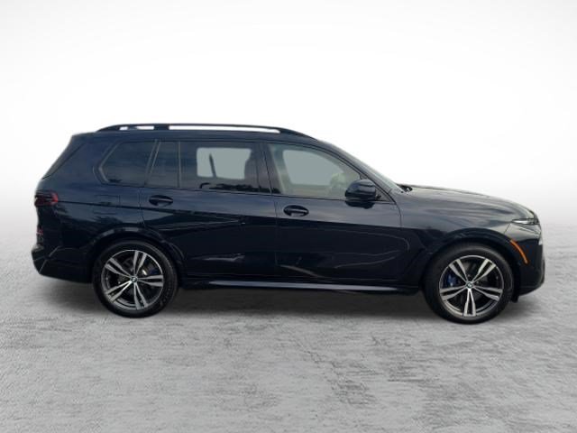 Used 2025 BMW X7 xDrive40i w/ M Sport Package AWD/4WD image 4