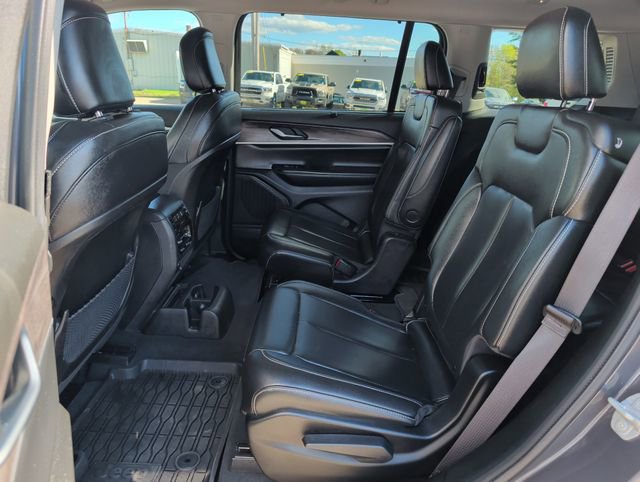 Used 2023 Jeep Grand Cherokee L Limited w/ Luxury Tech Group II AWD/4WD image 27