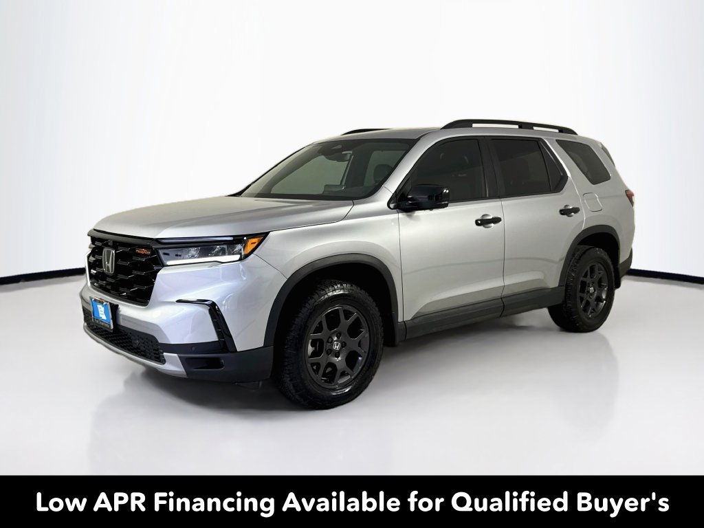 Used 2024 Honda Pilot TrailSport image 3