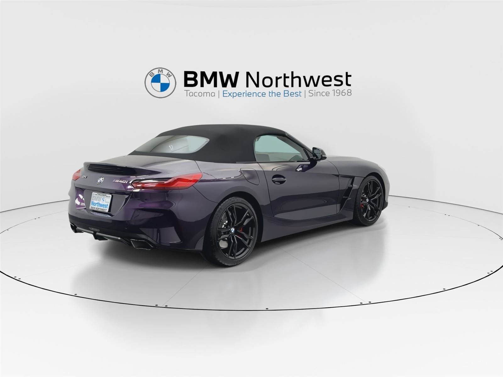 Used 2024 BMW Z4 M40i w/ Premium Package image 3