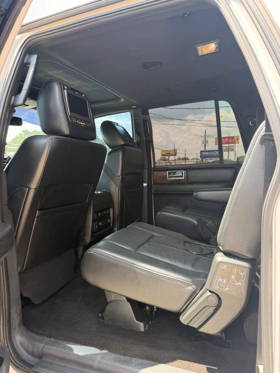 Used 2015 Lincoln Navigator L 2WD image 11