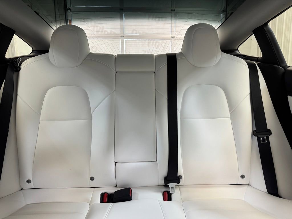 Used 2020 Tesla Model 3 Standard Range Plus image 14