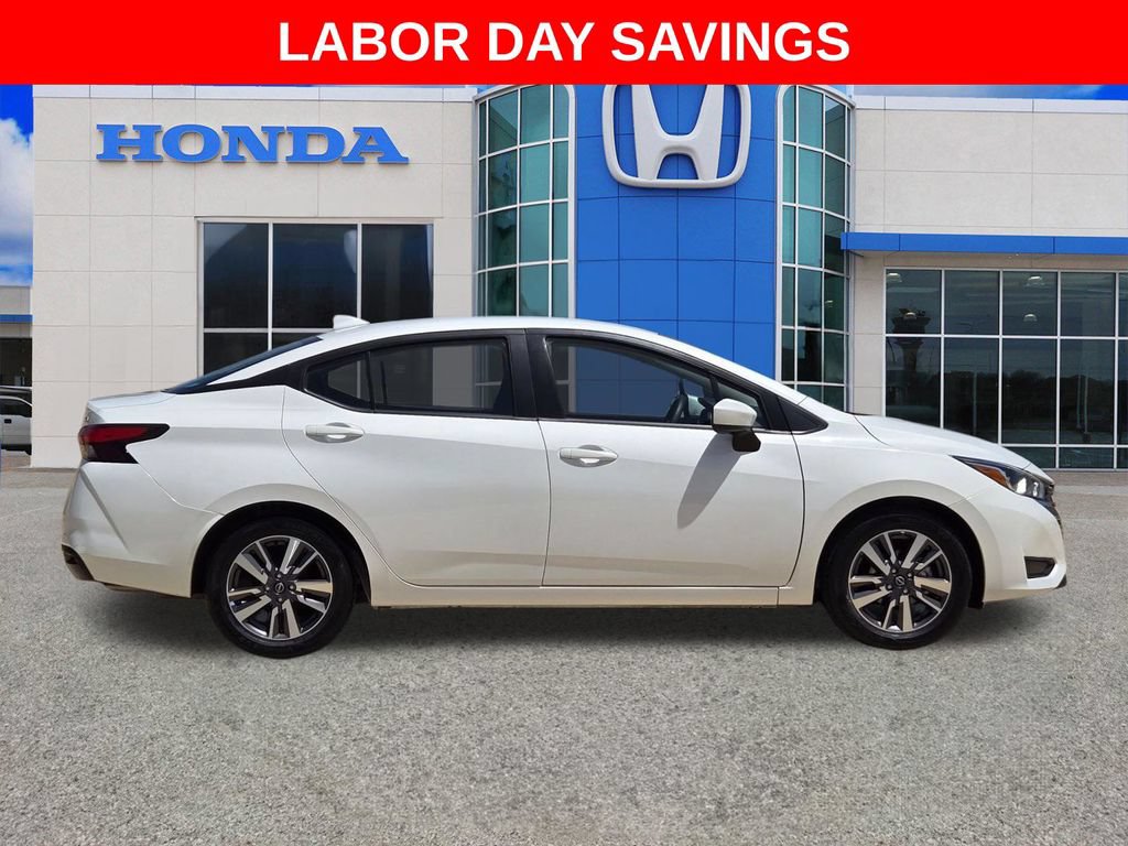 Used 2024 Nissan Versa SV FWD image 2